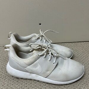 2/$75💥- SHOES | Women’s Nike shoes size 6.5-7 (5 youth)